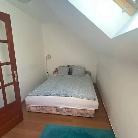 Szalma Vendeghaz * Mogyorosbanya